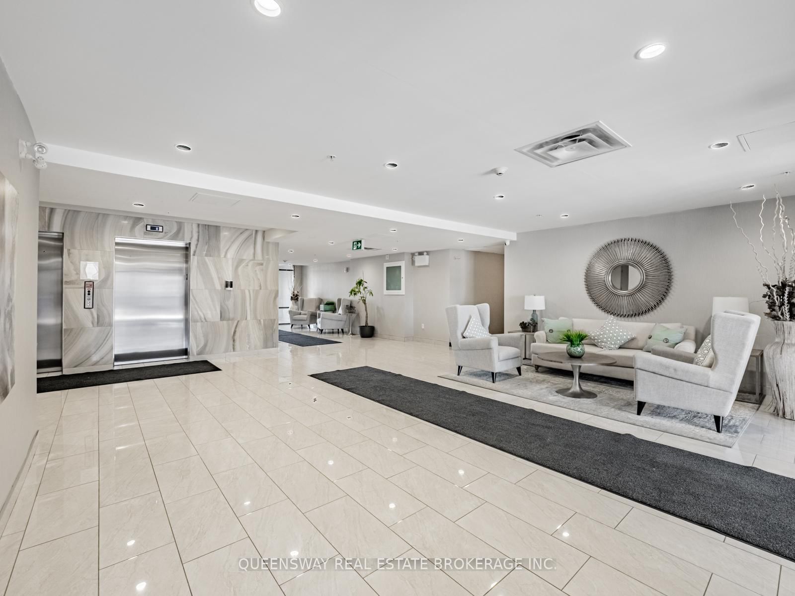 Condo for lease at 217-35 Southshore Crescent, Hamilton, Ontario, L8E 0J2 - Stoney Creek - MLS: X12636318