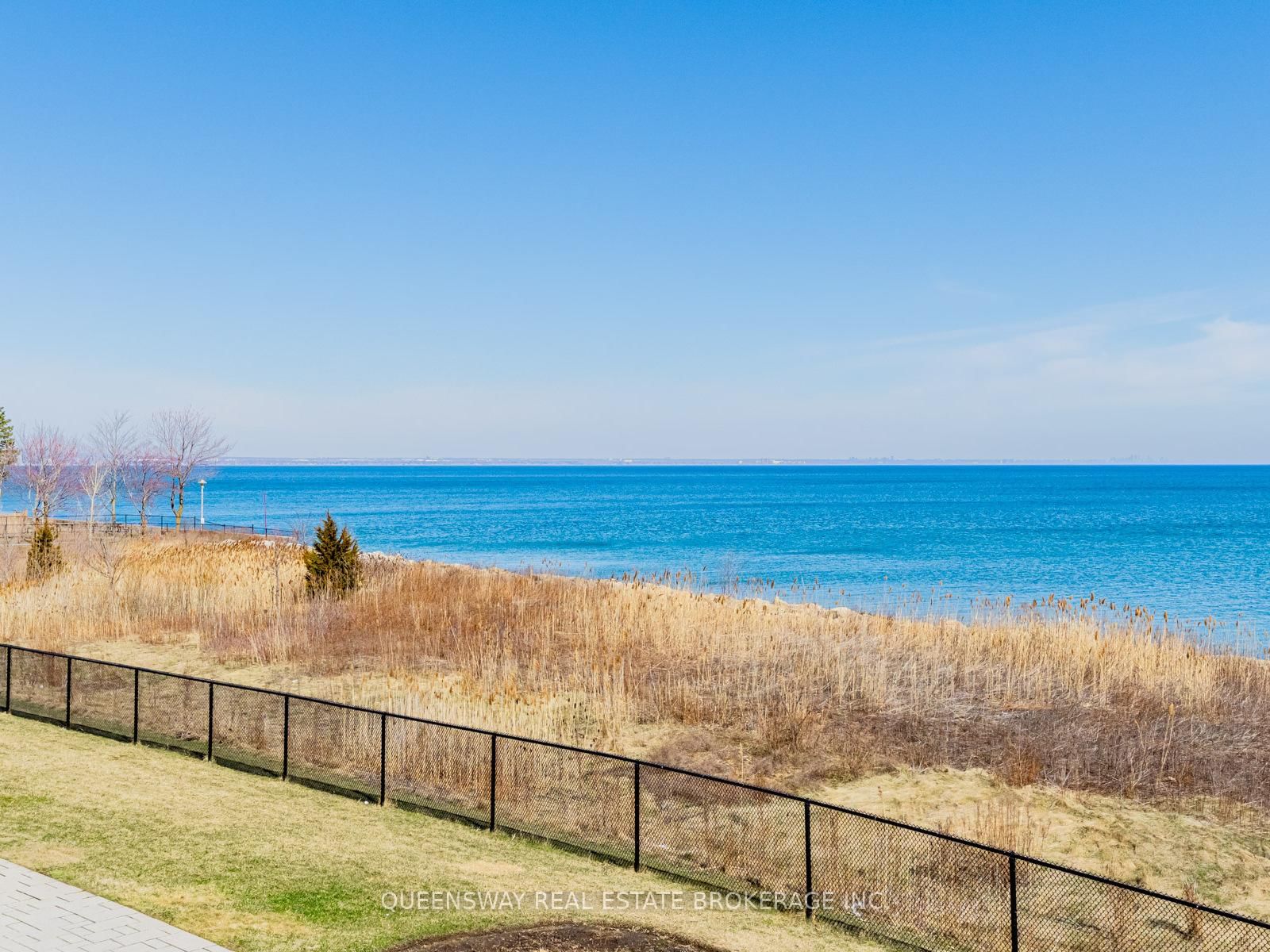 Condo for lease at 217-35 Southshore Crescent, Hamilton, Ontario, L8E 0J2 - Stoney Creek - MLS: X12636318