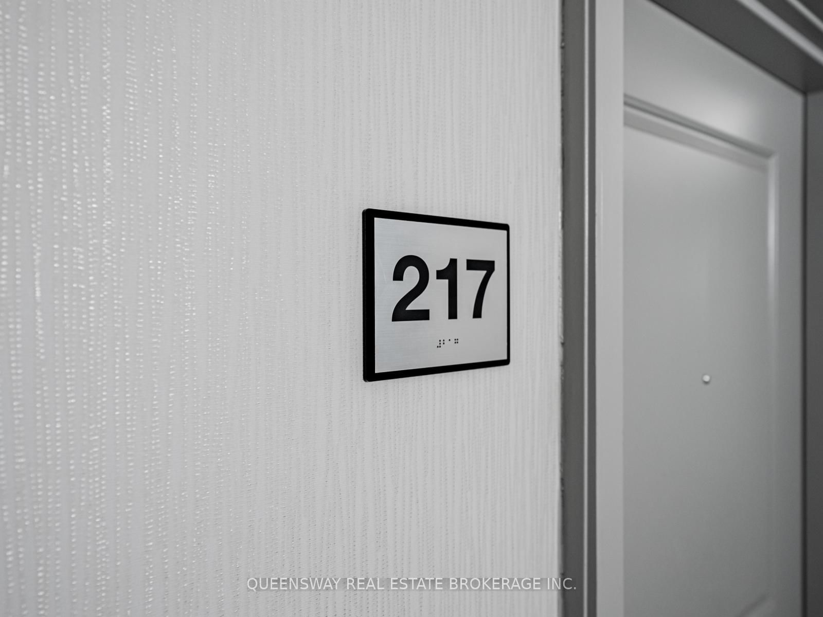 Condo for lease at 217-35 Southshore Crescent, Hamilton, Ontario, L8E 0J2 - Stoney Creek - MLS: X12636318