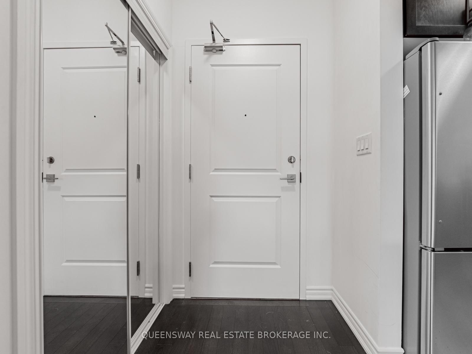 Condo for lease at 217-35 Southshore Crescent, Hamilton, Ontario, L8E 0J2 - Stoney Creek - MLS: X12636318