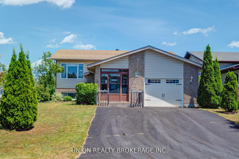 18 Birch Cres, Kawartha Lakes, K0M 1A0 | Image 2