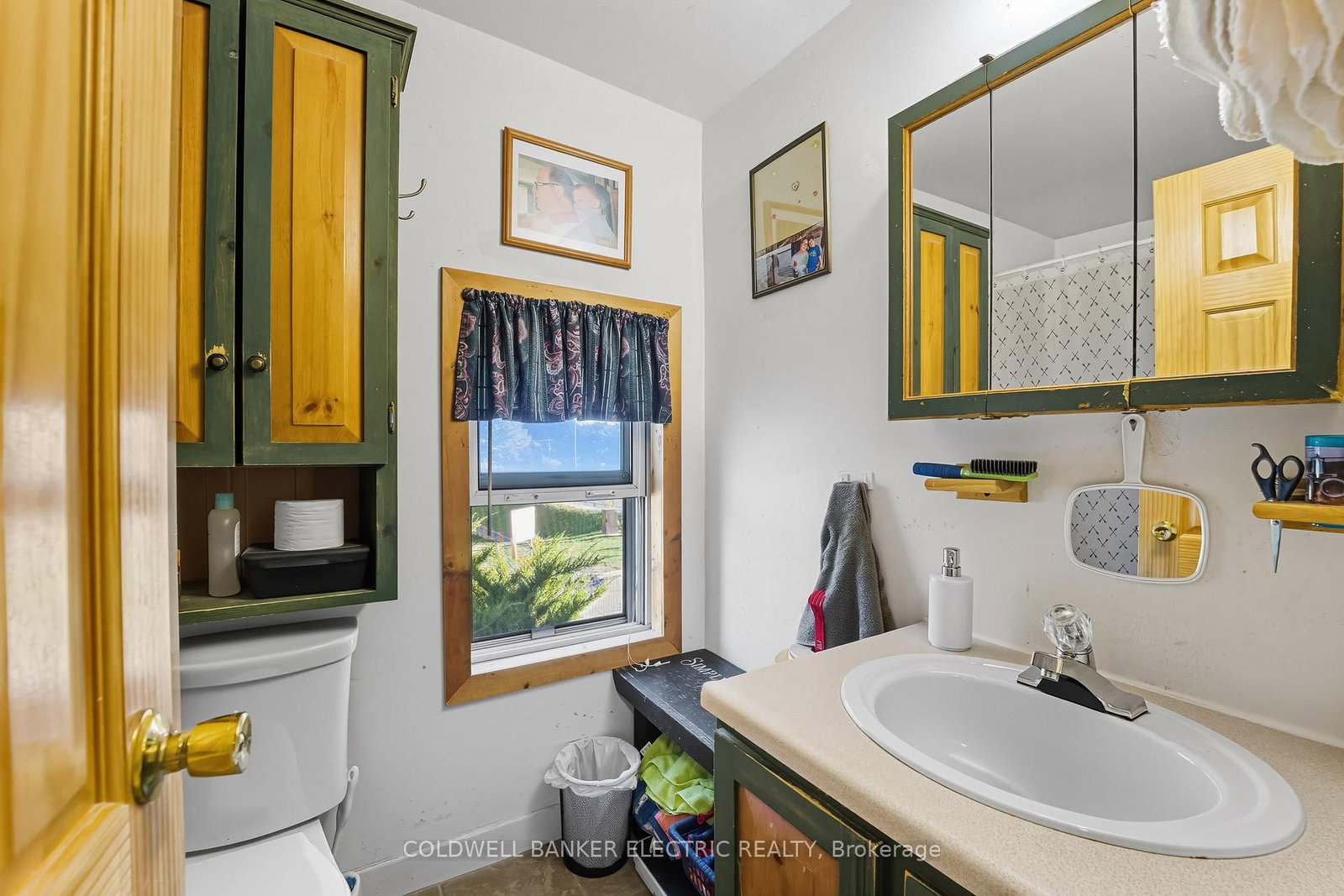 59 Centre Street N - Photo 16