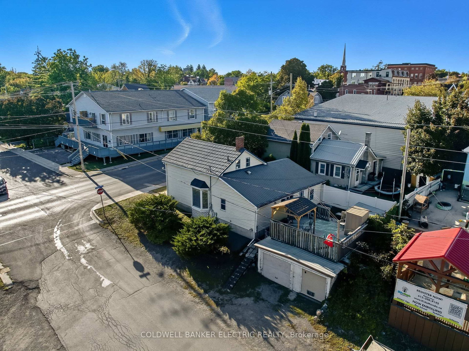 59 Centre Street N - Photo 36