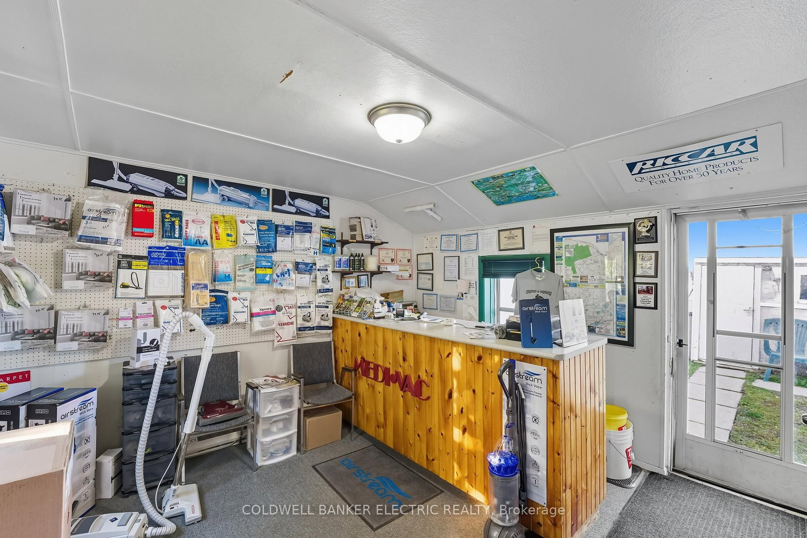 59 Centre Street N - Photo 8