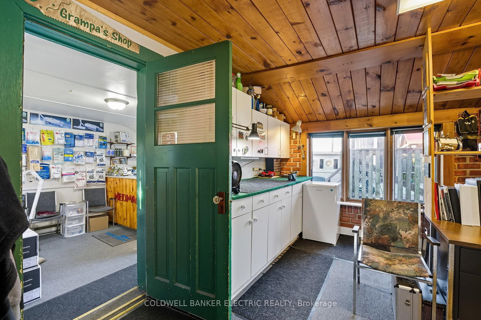 59 Centre Street N - Photo 11