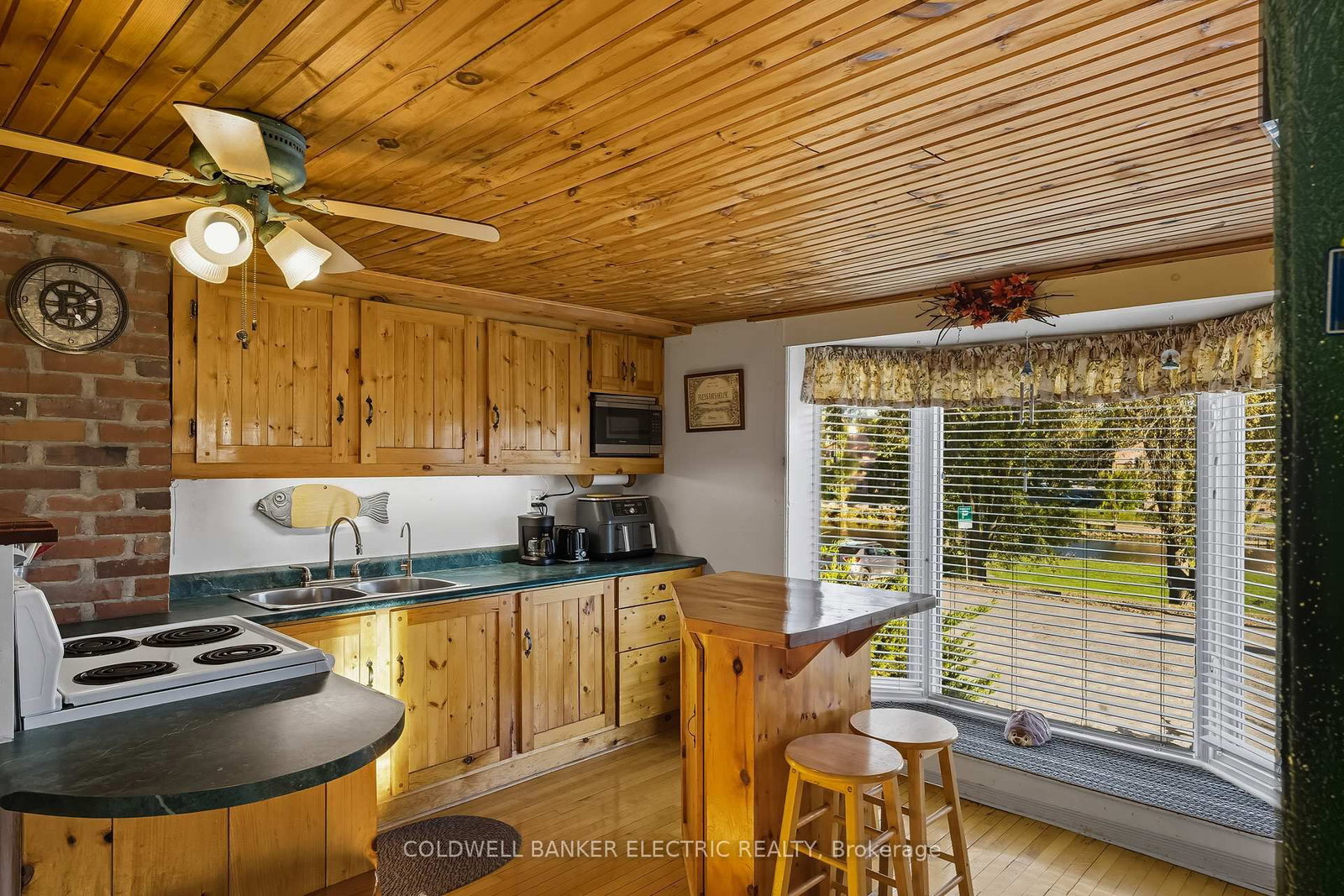 59 Centre Street N - Photo 21