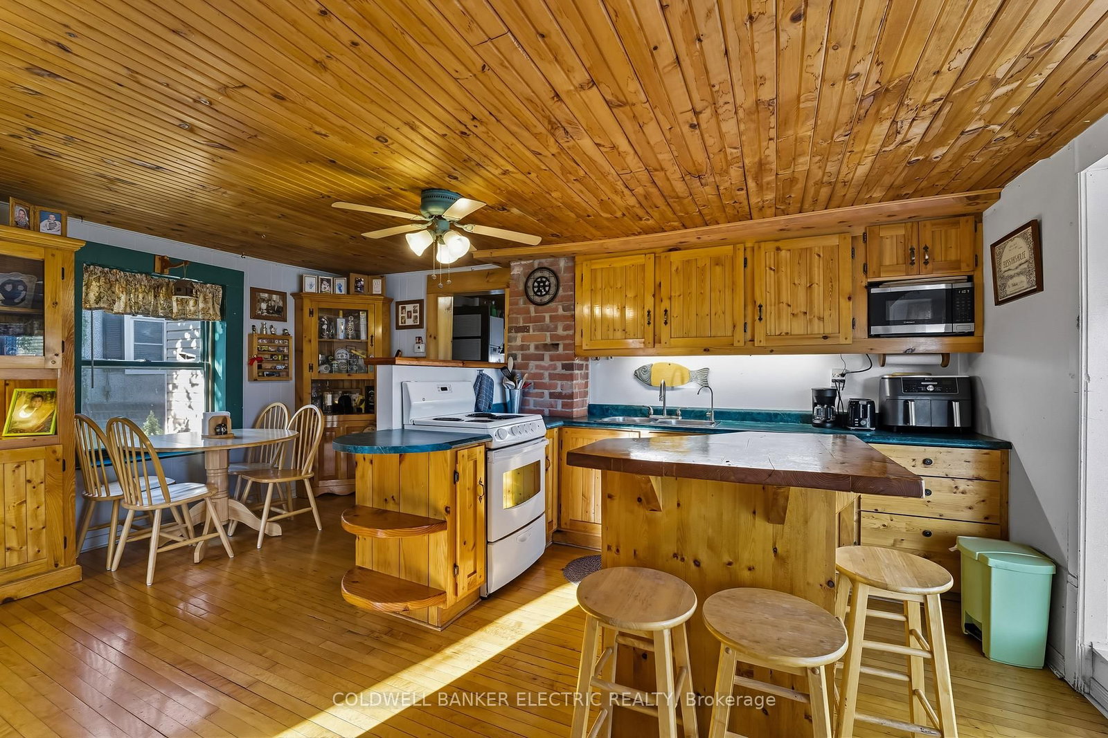 59 Centre Street N - Photo 24