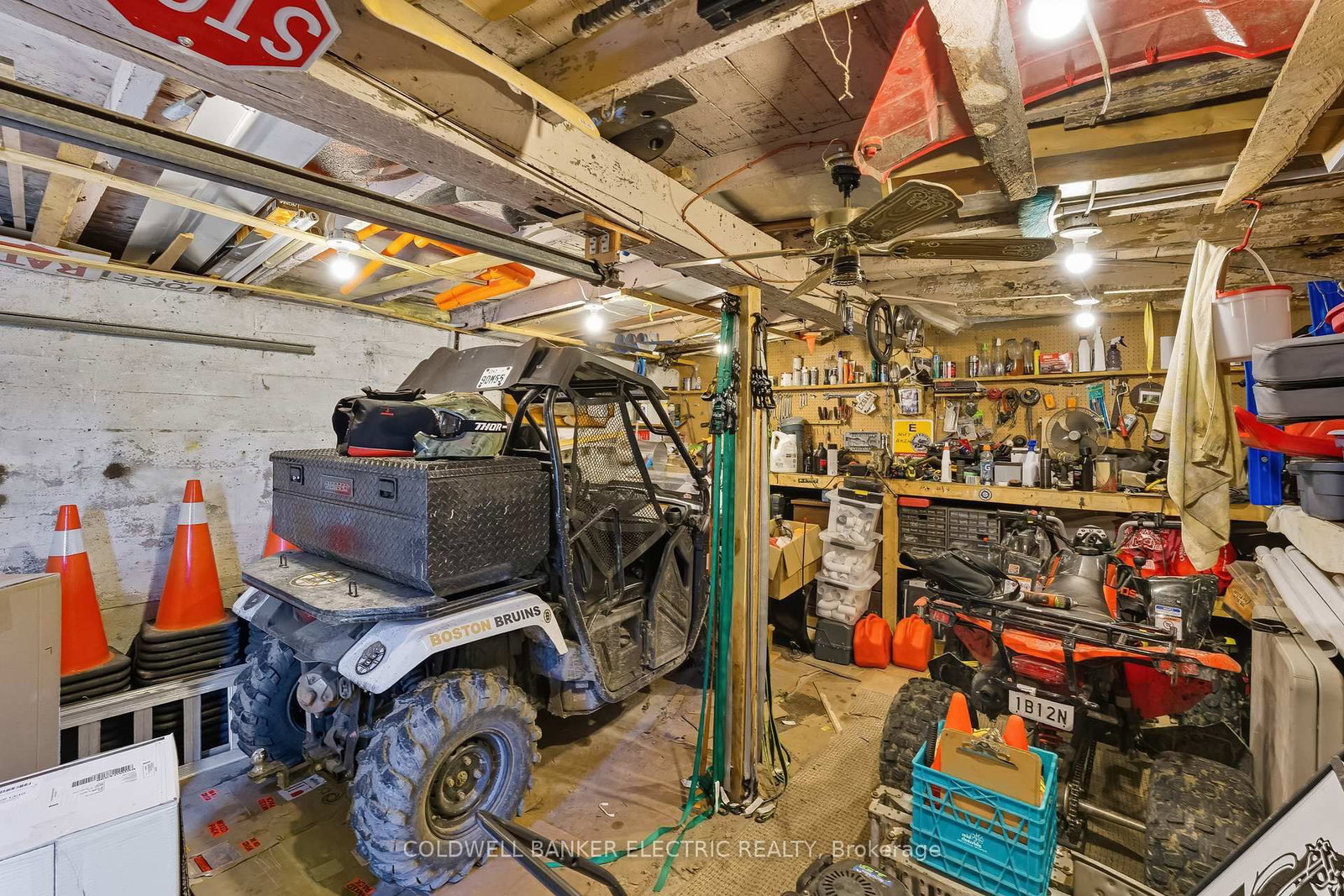 59 Centre Street N - Photo 38