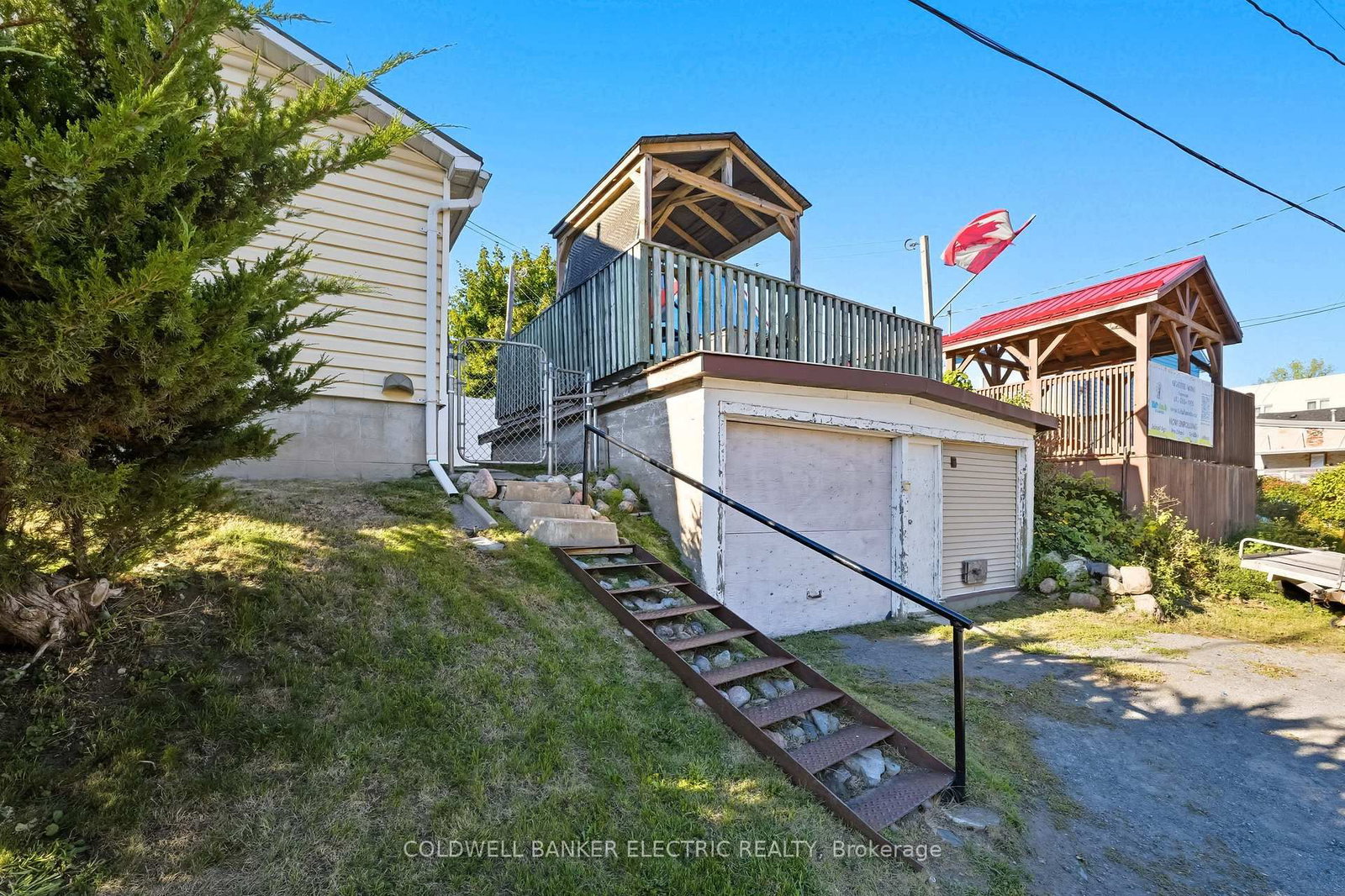 59 Centre Street N - Photo 39