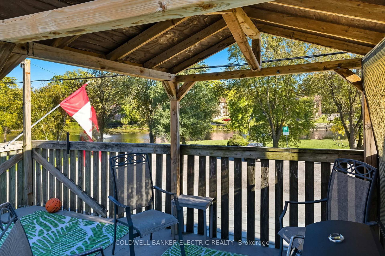 59 Centre Street N - Photo 44