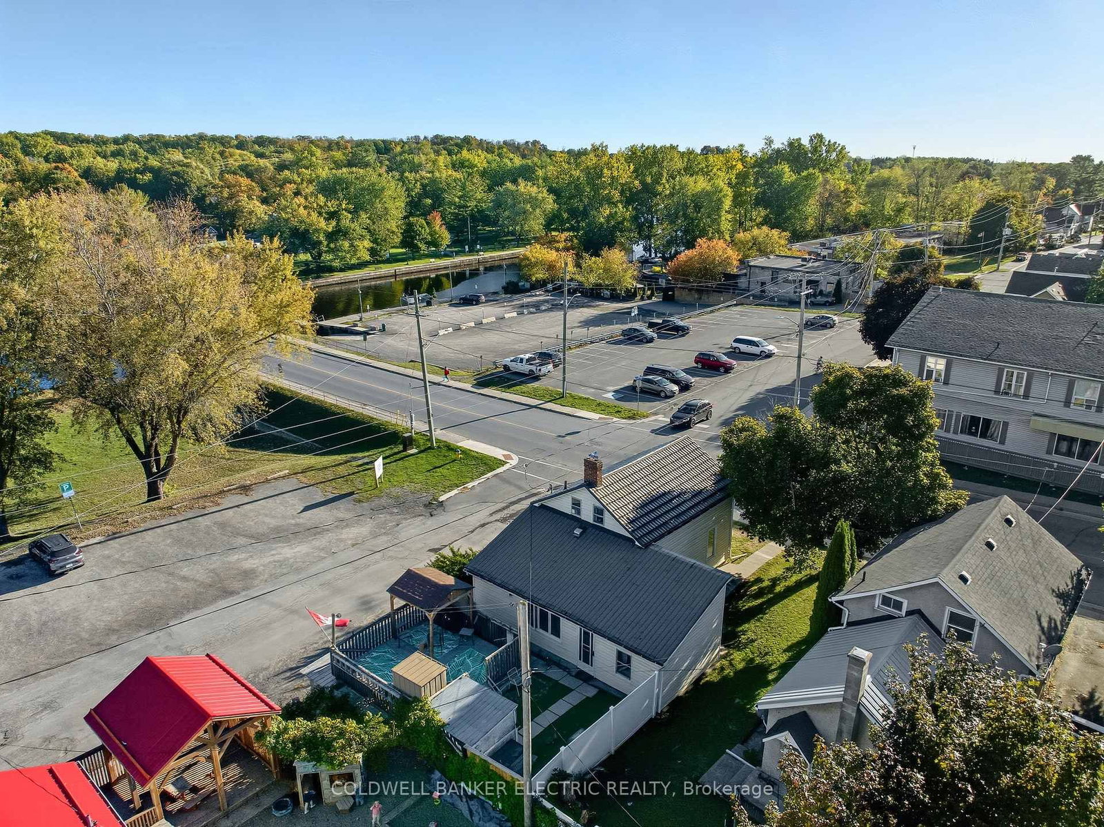 59 Centre Street N - Photo 46