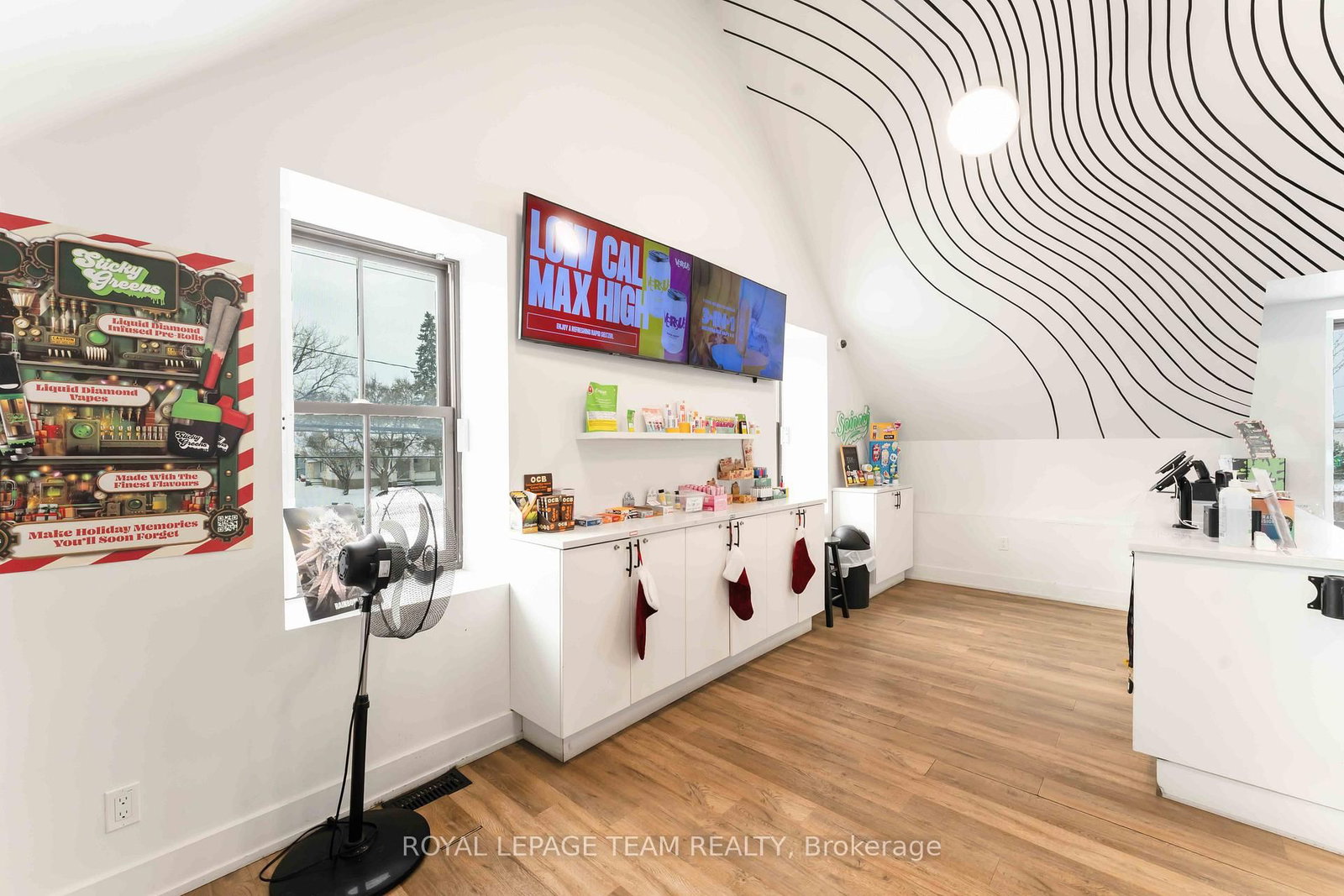 806 March Road E - Photo 10