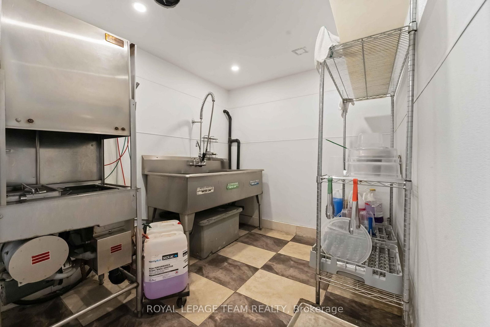 806 March Road E - Photo 17