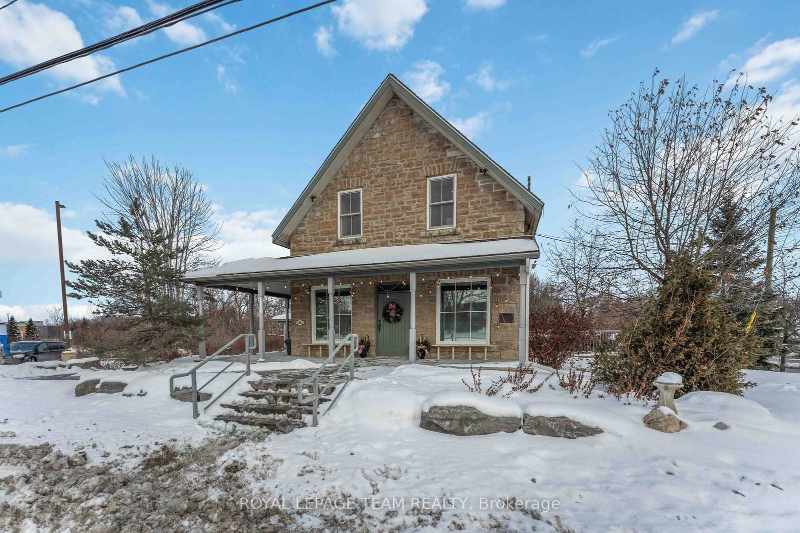 806 March Road E - Photo 2