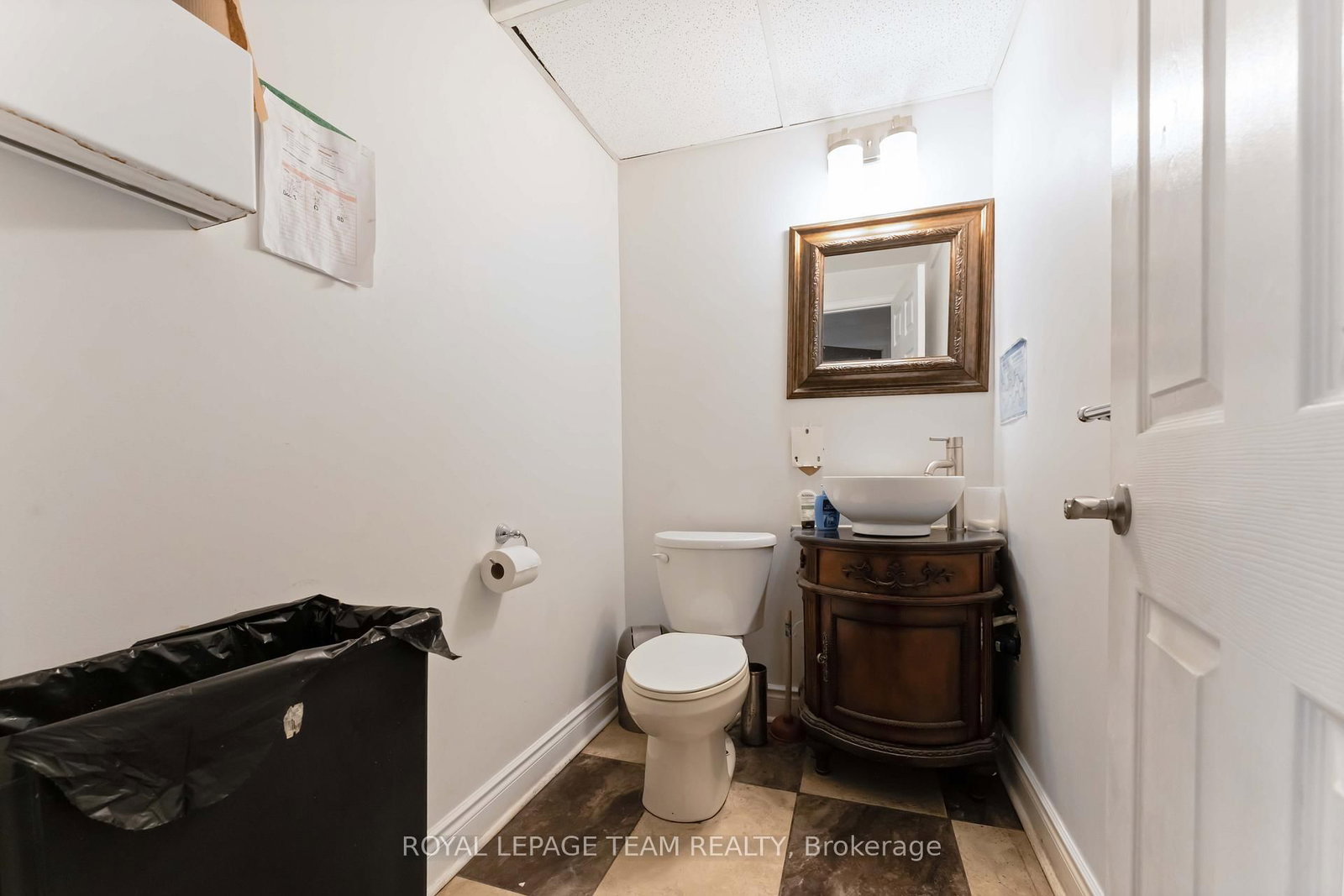 806 March Road E - Photo 20