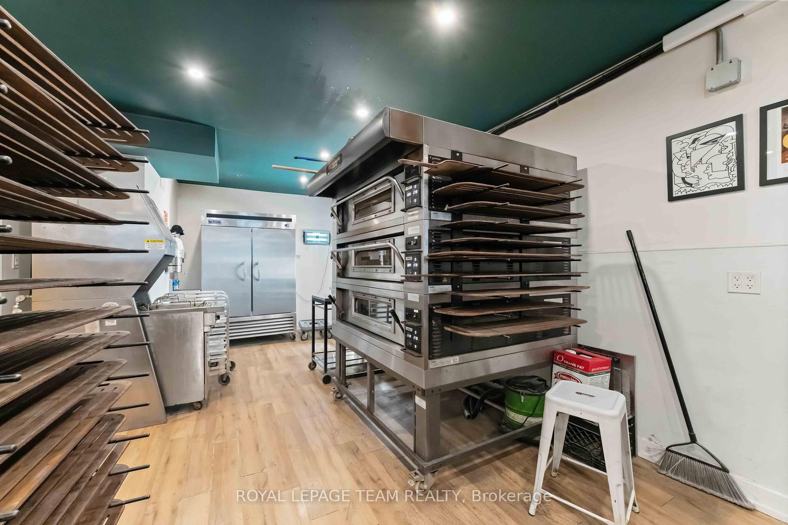 806 March Road E - Photo 24