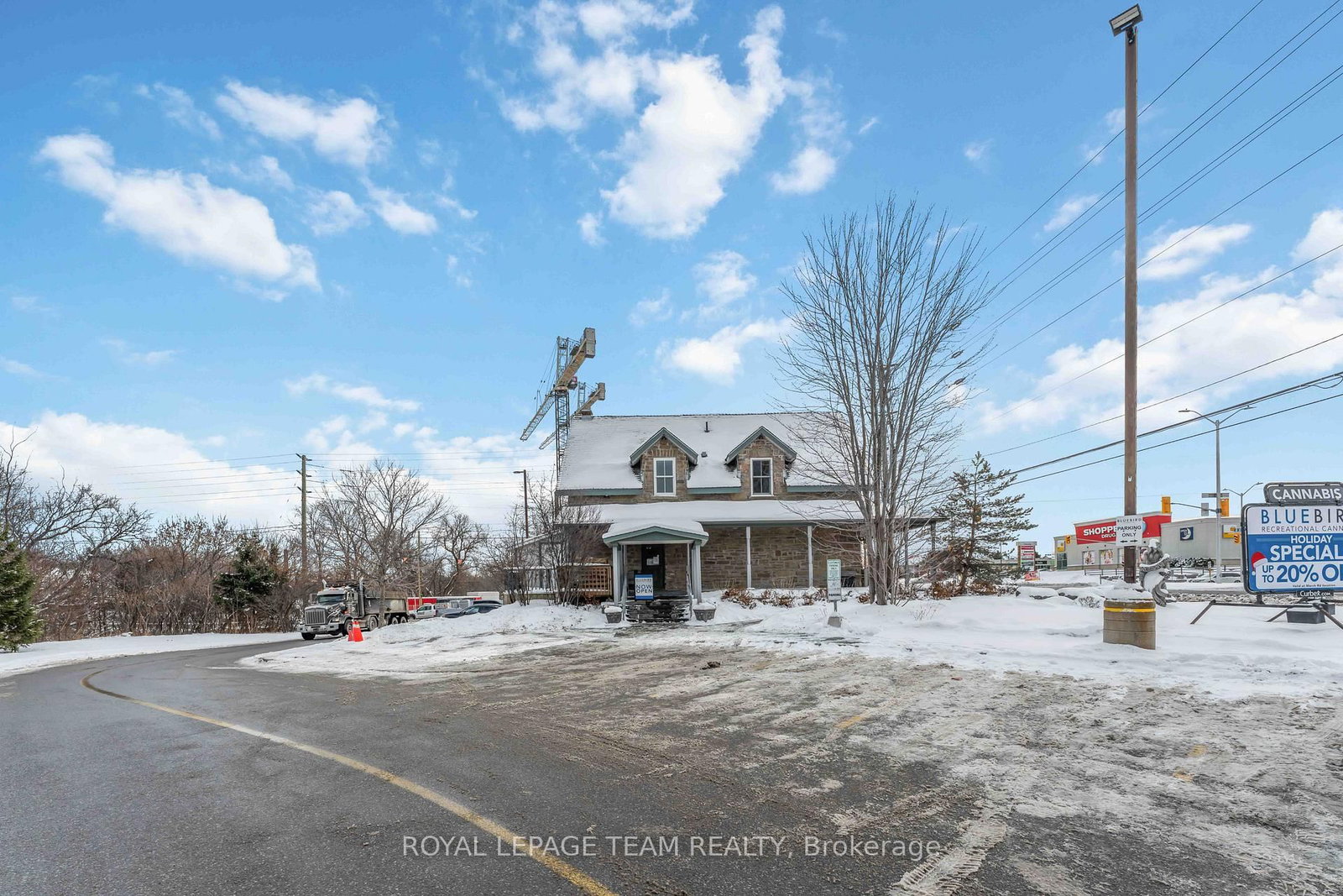 806 March Road E - Photo 27