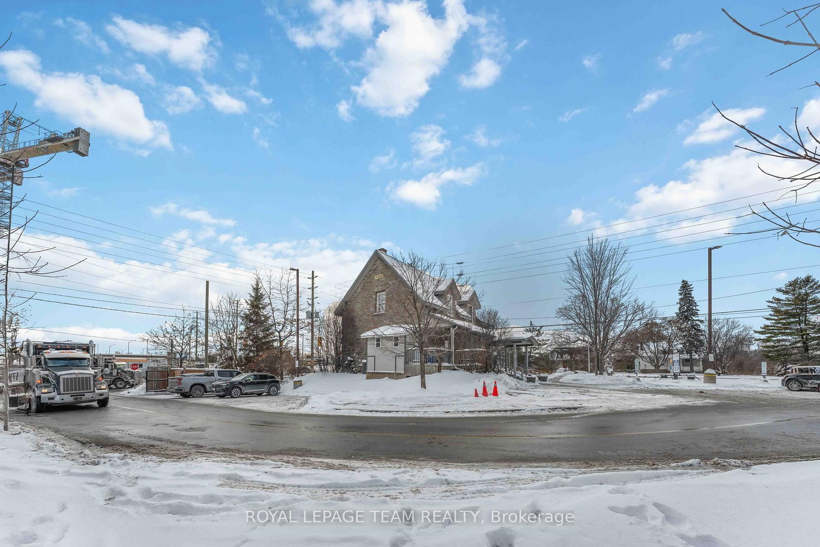 806 March Road E - Photo 28