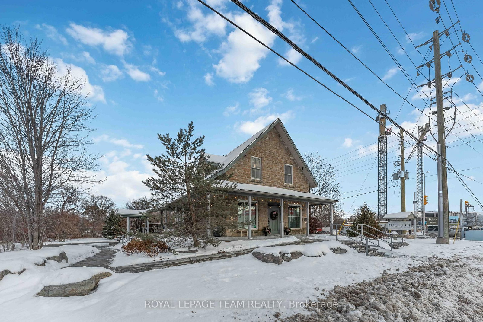 806 March Road E - Photo 3