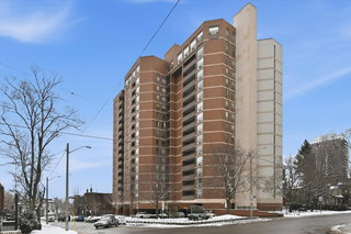 1202 - 222 Jackson Street W