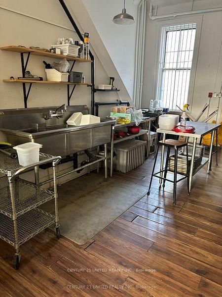 170 Hunter St W, Peterborough, K9H 2L2 | Image 3