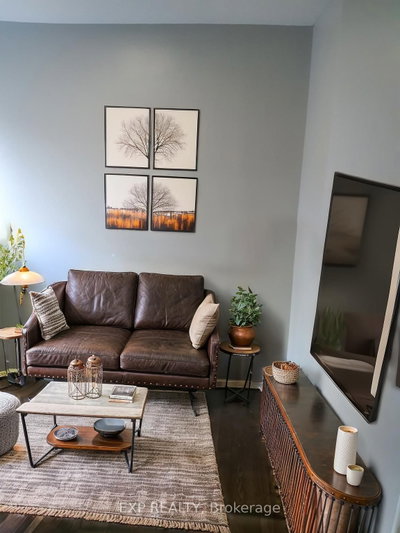 Semi-Detached House leased at 5-70 Victoria Avenue, Hamilton, Ontario, L8N 2S7 - Stinson - MLS: X12638298