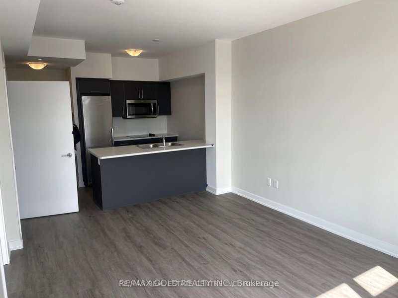 506 - 600 North Service Rd, Hamilton, L8E 5A7 | Image 2