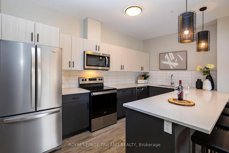 407 - 555 Teeple Terr, London South, N6K 0L6 | Image 3
