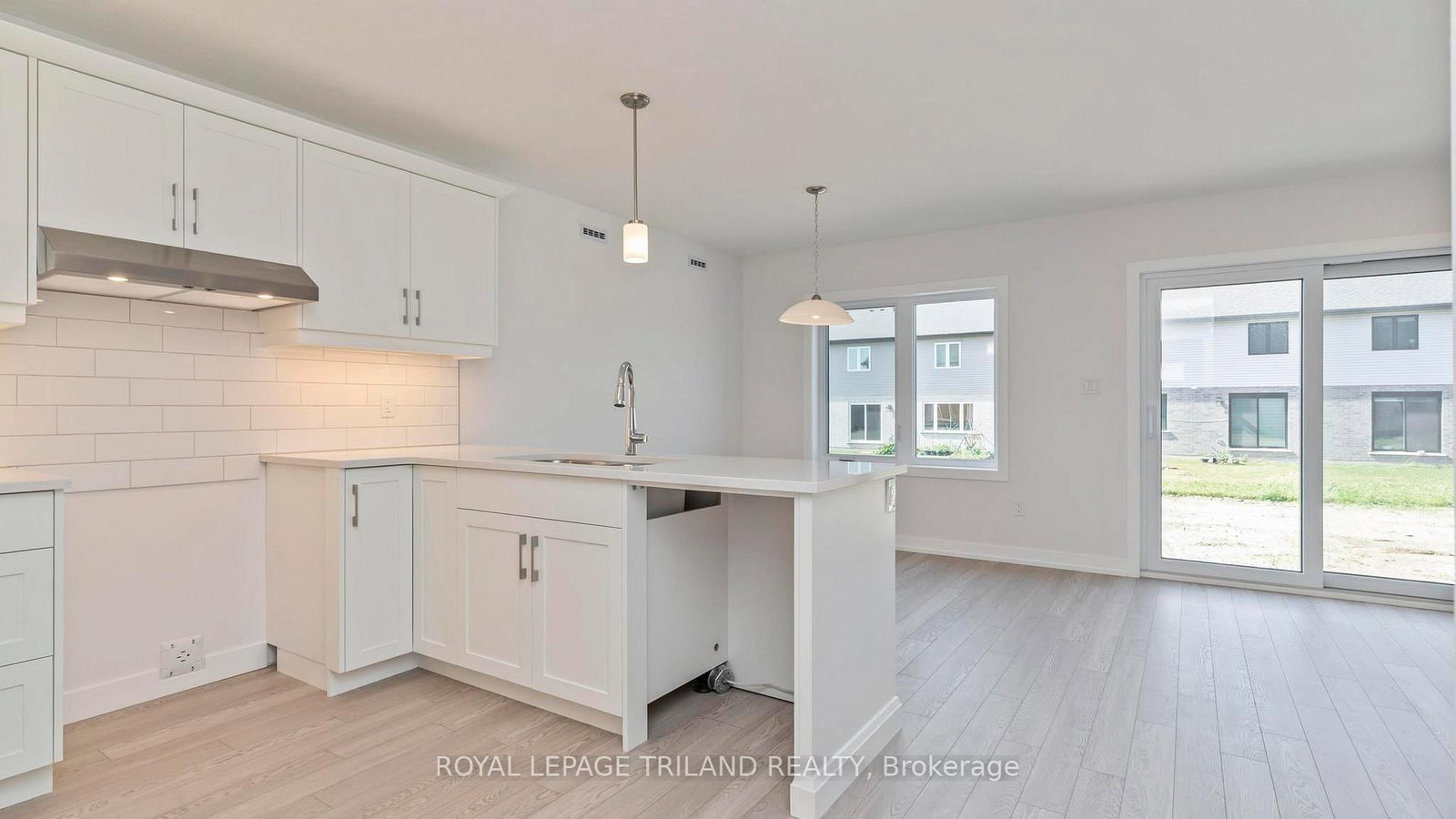 118 STYLES Drive • St. Thomas, ON photo 2