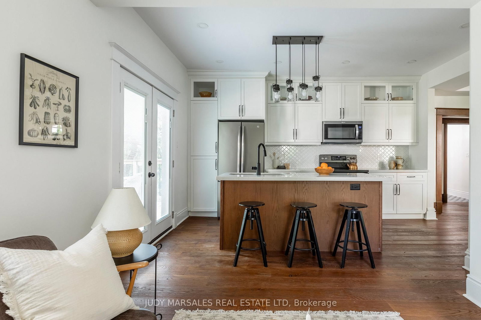 Listing Image 16