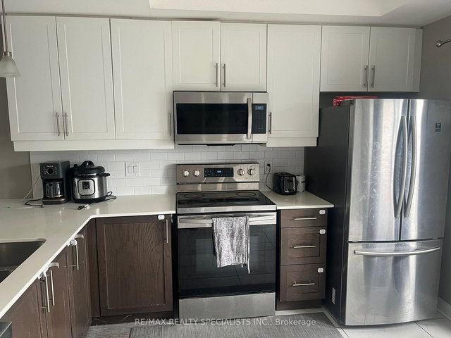 E6 - 439 Athlone Avenue