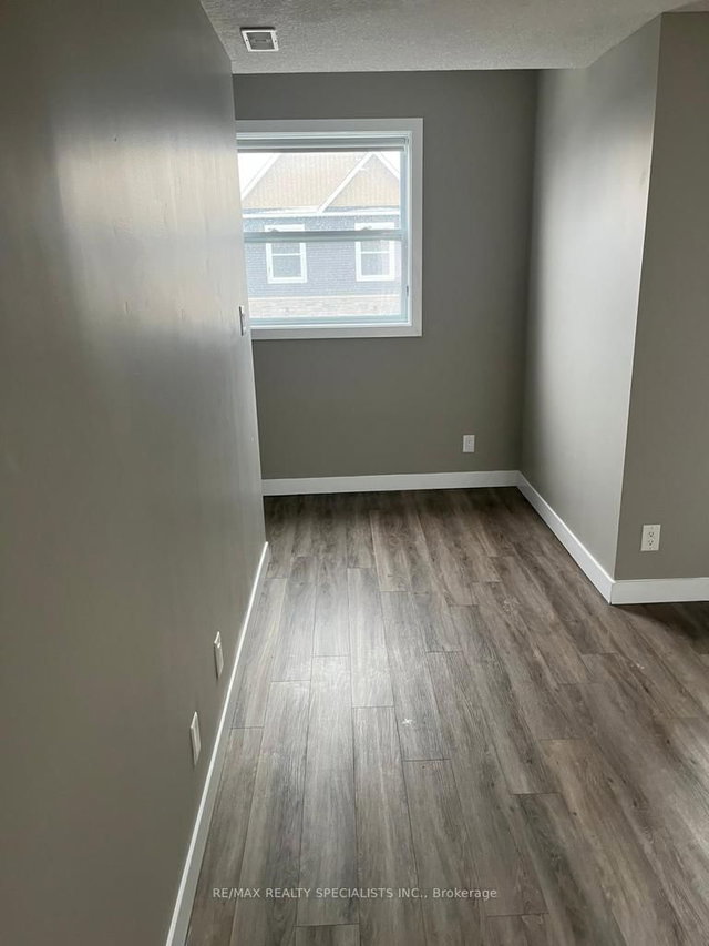 E6 - 439 Athlone Avenue