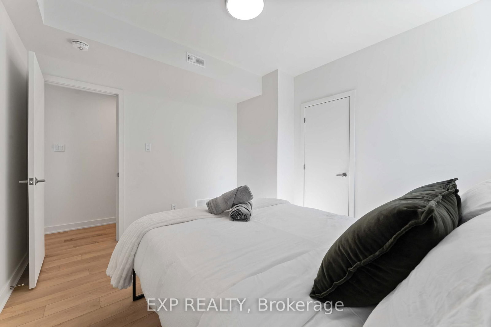 844 Connaught Avenue - Photo 12