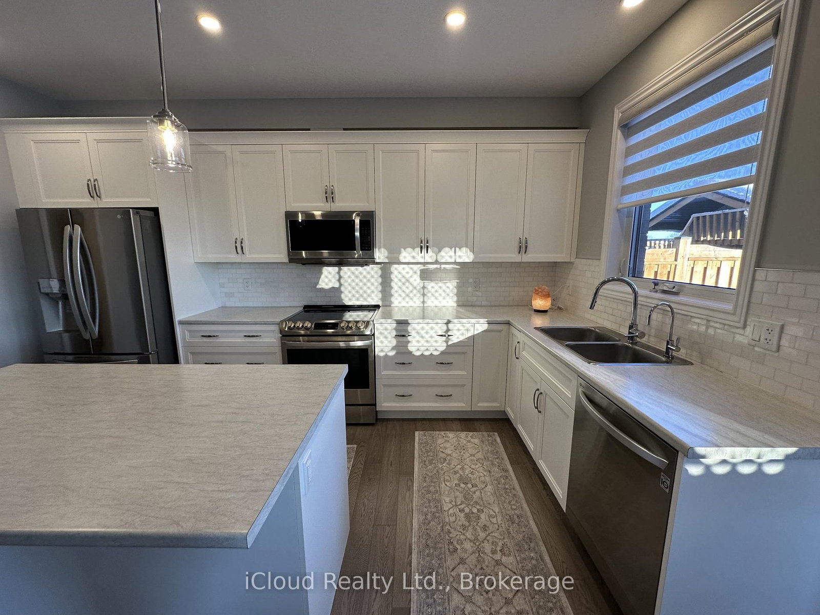 106 Queensgate Crescent - Photo 16