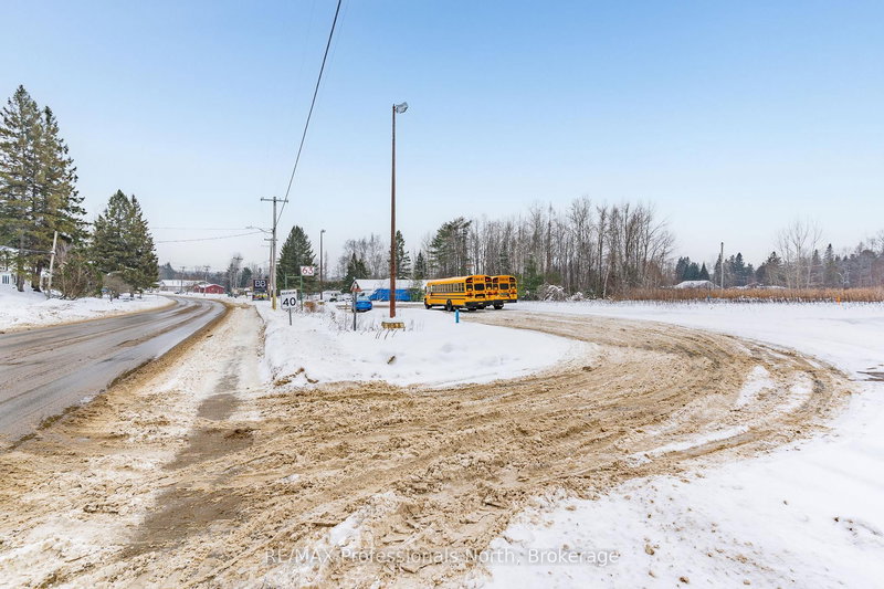 61 BOBCAYGEON Rd, Minden Hills, K0M 2K0 | Image 2