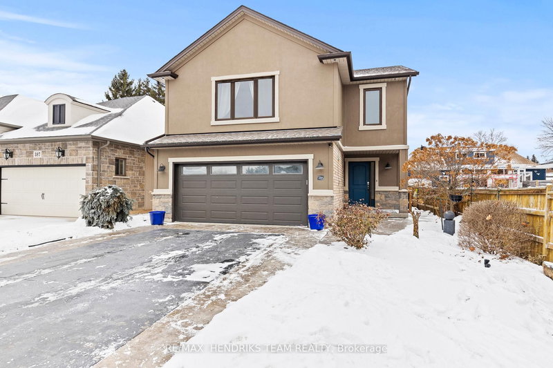 379 Michael Dr, Welland, L3C 0A5 | Image 3