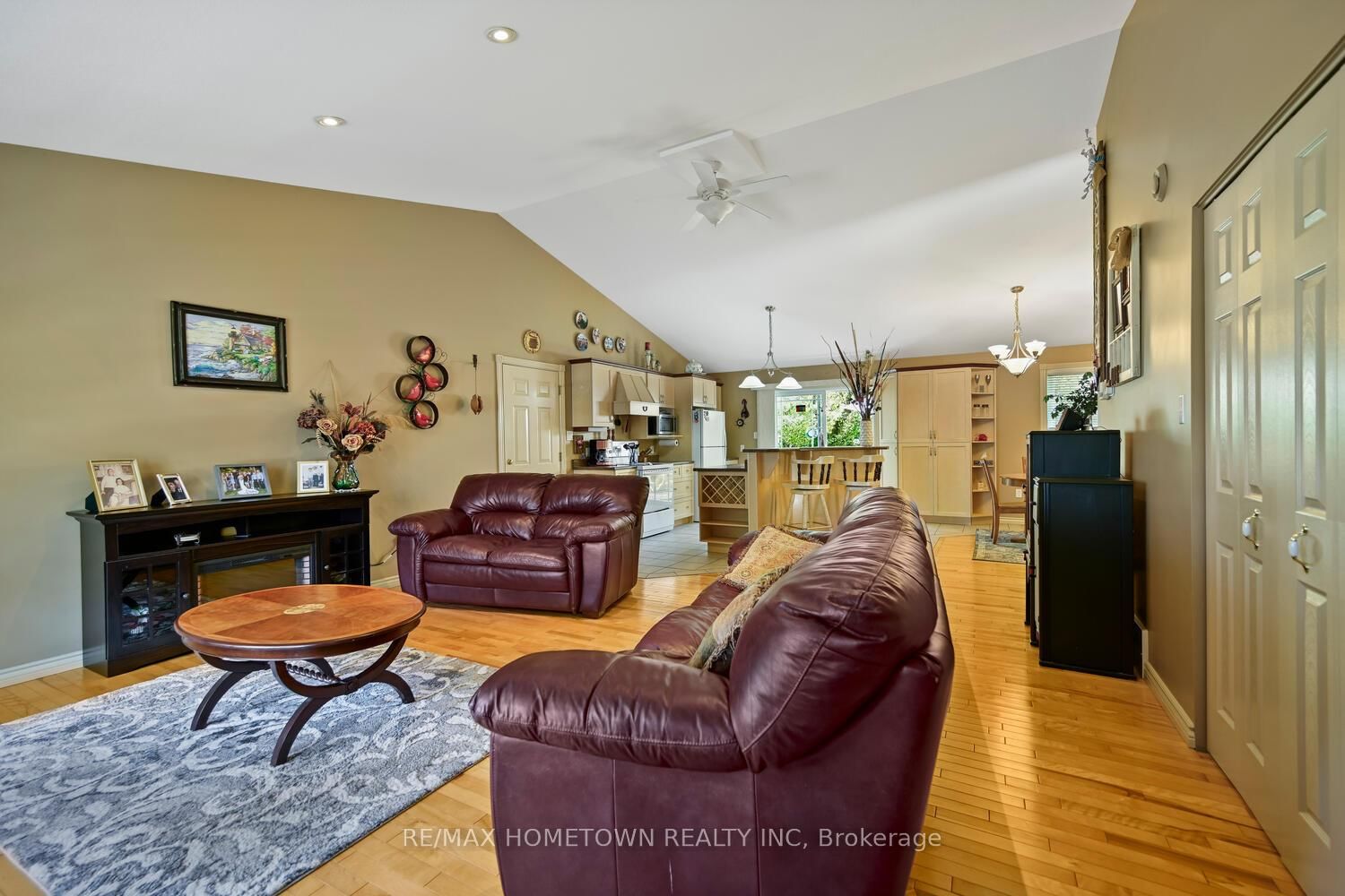 Detached House for sale at 8121 Main Street, Augusta, Ontario, K0G 1R0 - Augusta Twp - MLS: X12643094