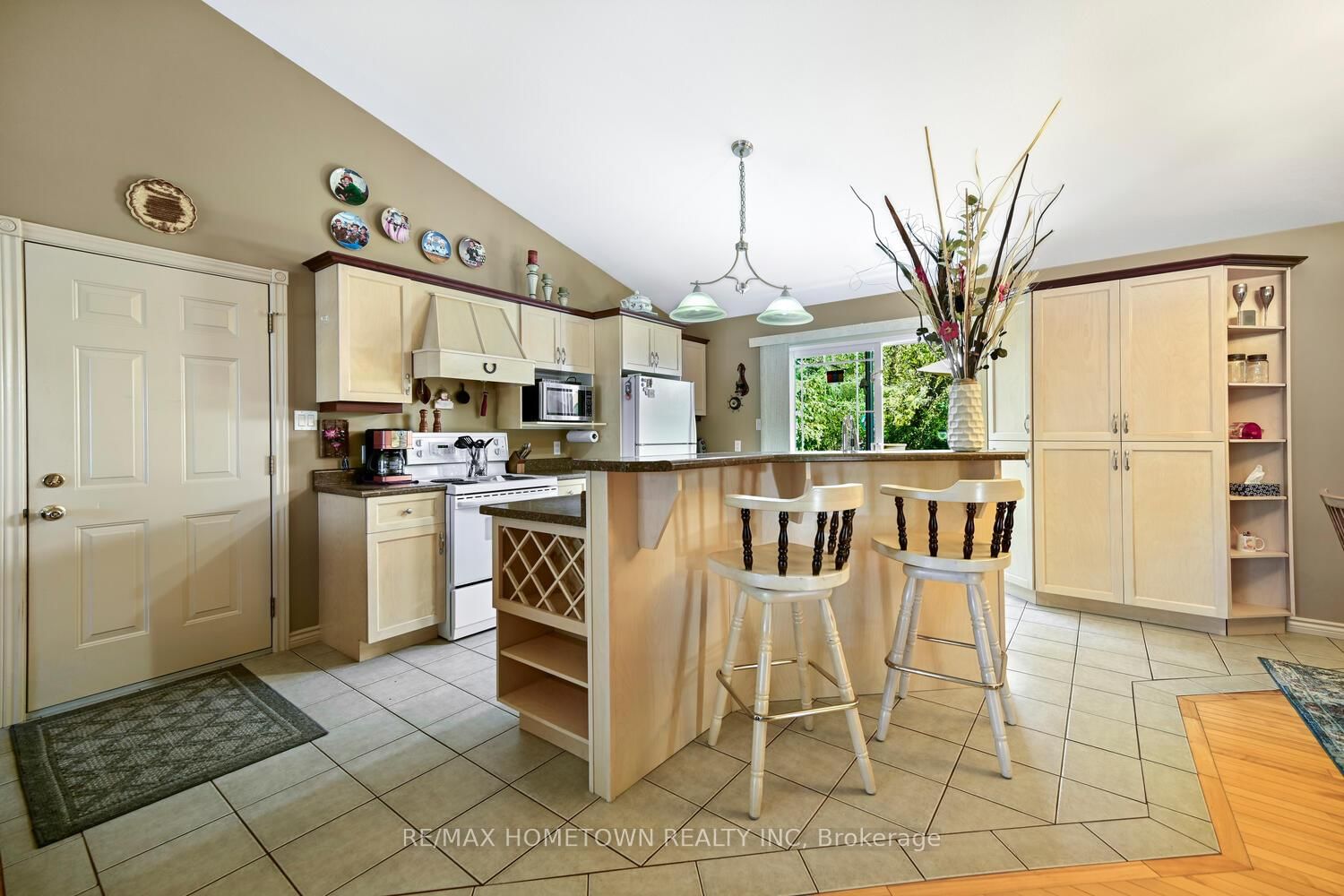 Detached House for sale at 8121 Main Street, Augusta, Ontario, K0G 1R0 - Augusta Twp - MLS: X12643094