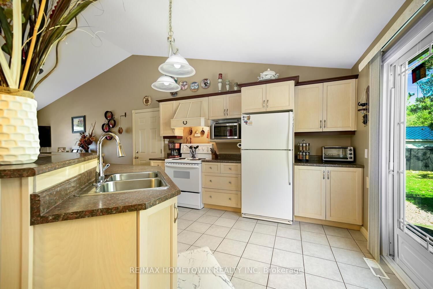 Detached House for sale at 8121 Main Street, Augusta, Ontario, K0G 1R0 - Augusta Twp - MLS: X12643094