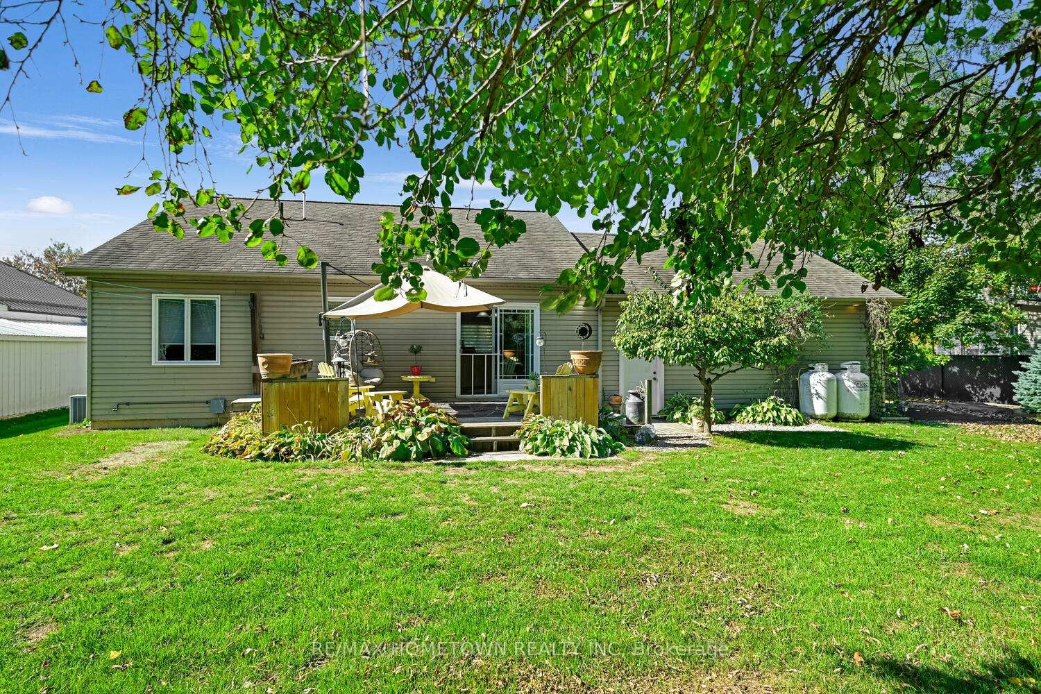 Detached House for sale at 8121 Main Street, Augusta, Ontario, K0G 1R0 - Augusta Twp - MLS: X12643094