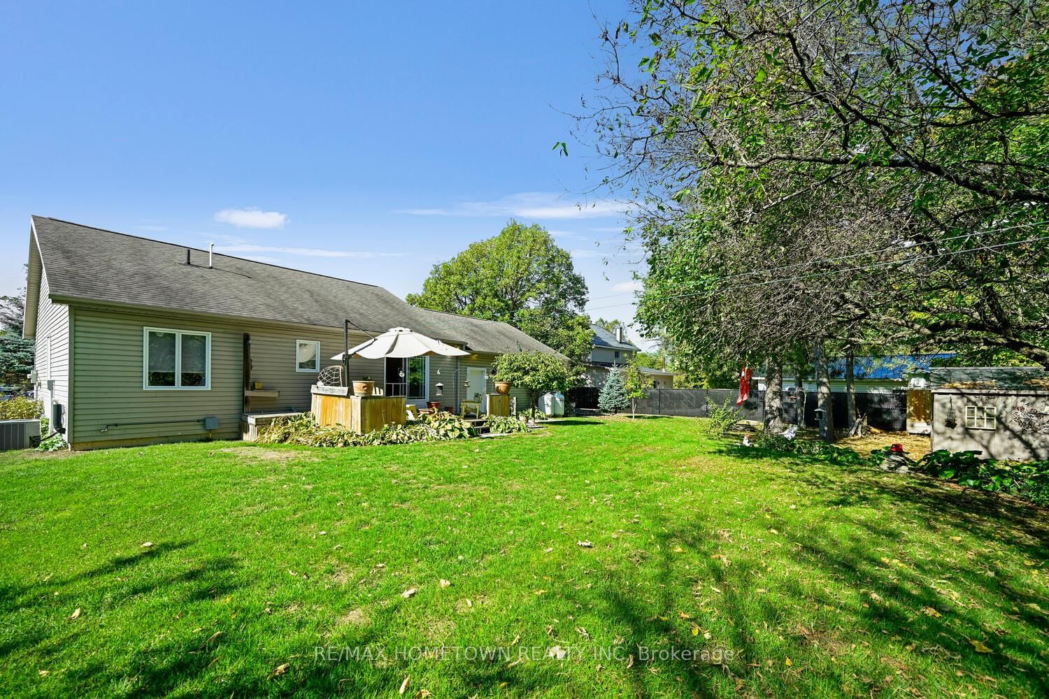 Detached House for sale at 8121 Main Street, Augusta, Ontario, K0G 1R0 - Augusta Twp - MLS: X12643094