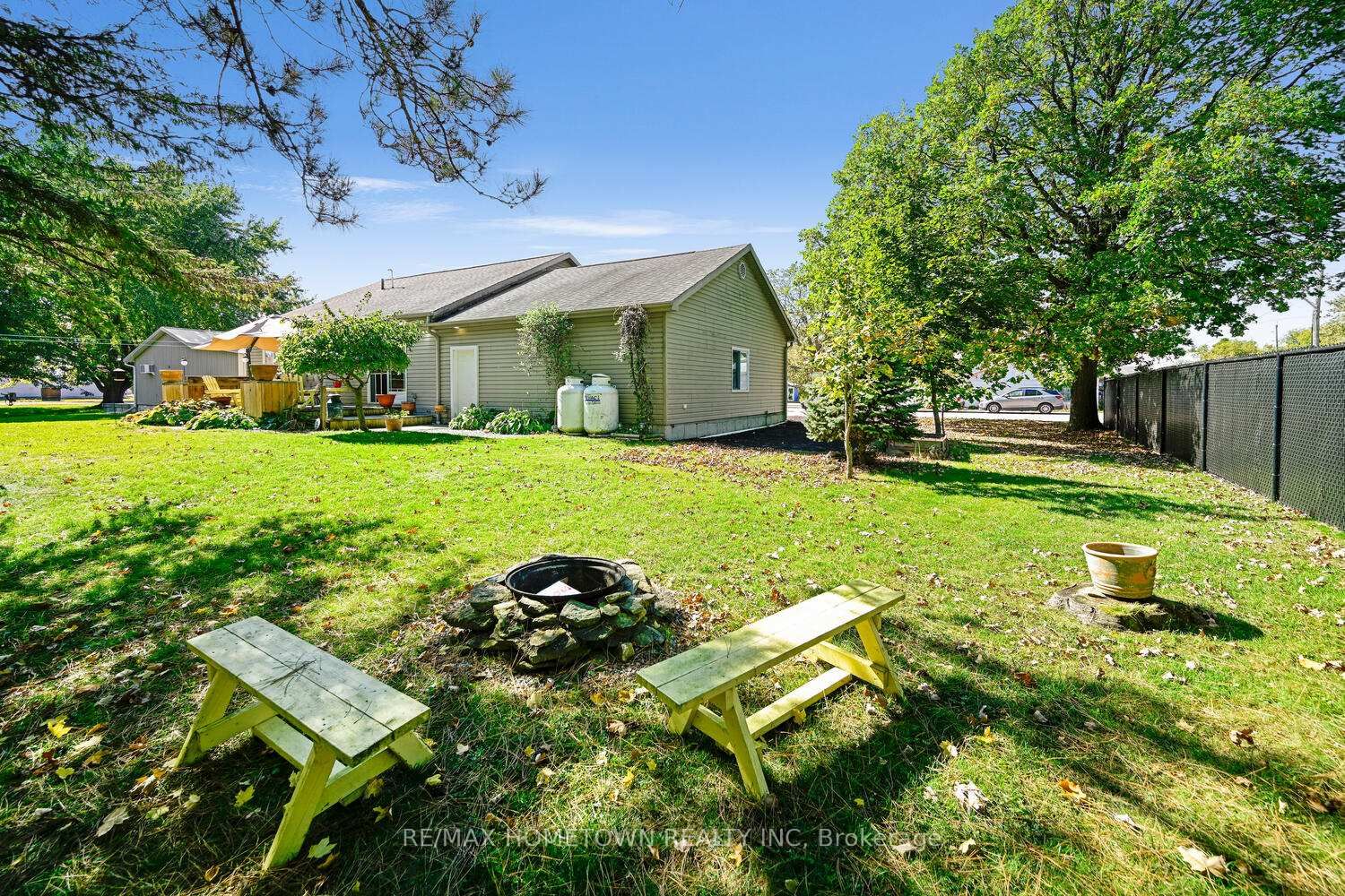 Detached House for sale at 8121 Main Street, Augusta, Ontario, K0G 1R0 - Augusta Twp - MLS: X12643094