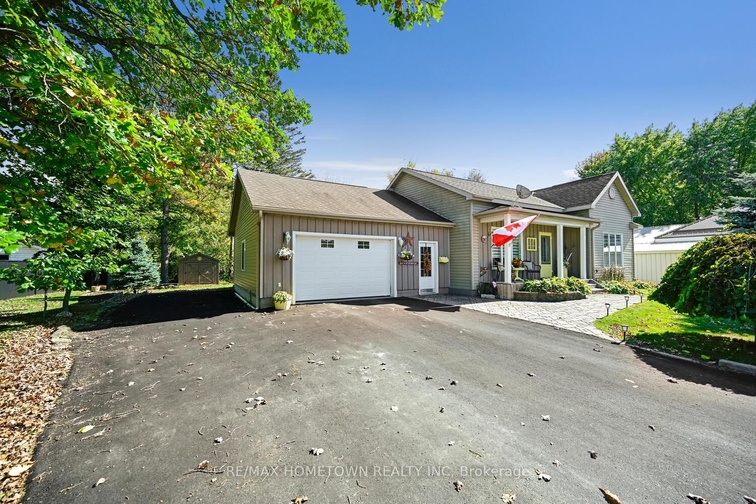 Detached House for sale at 8121 Main Street, Augusta, Ontario, K0G 1R0 - Augusta Twp - MLS: X12643094