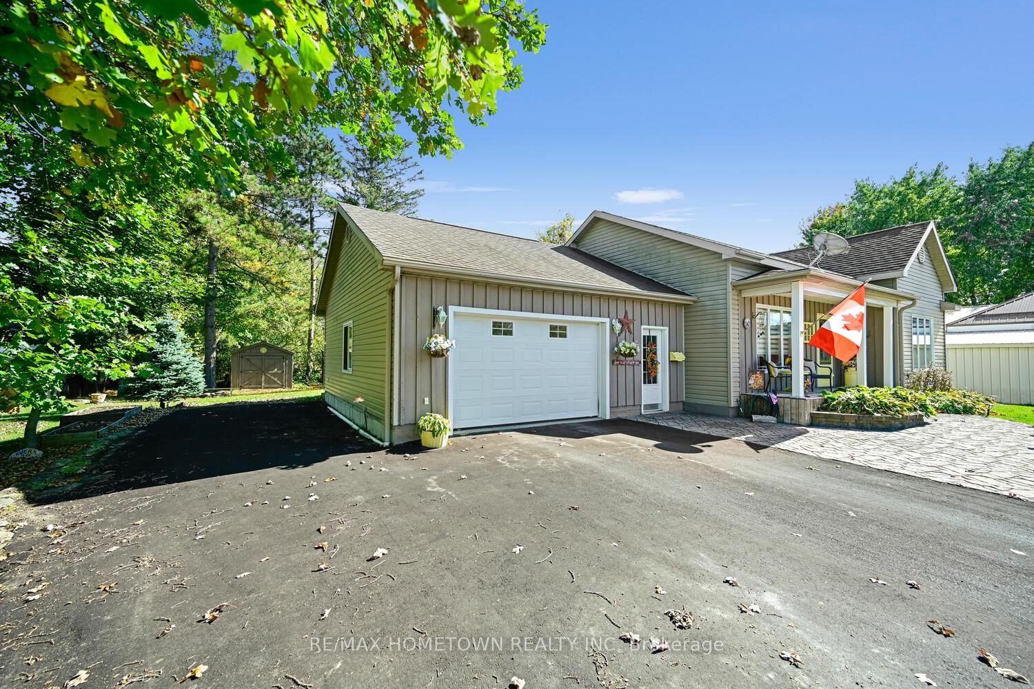 Detached House for sale at 8121 Main Street, Augusta, Ontario, K0G 1R0 - Augusta Twp - MLS: X12643094