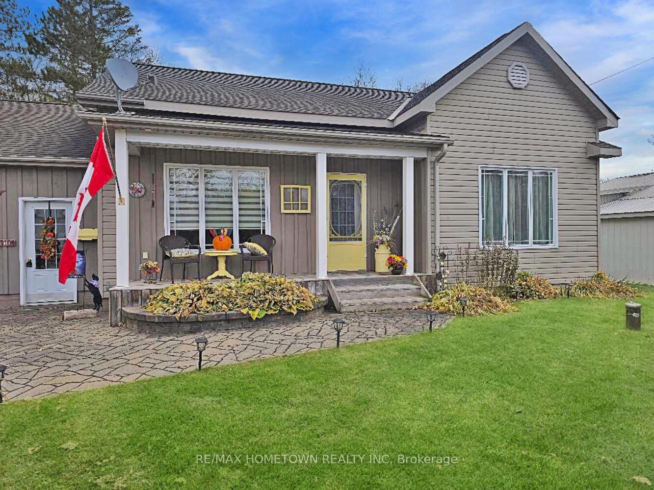 Detached House for sale at 8121 Main Street, Augusta, Ontario, K0G 1R0 - Augusta Twp - MLS: X12643094