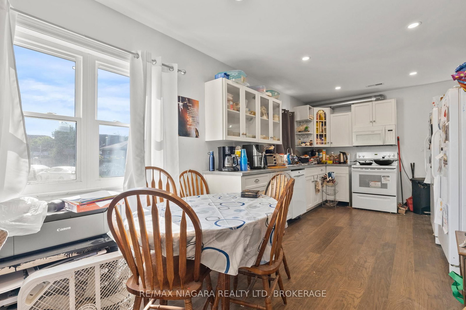 Listing Image 7