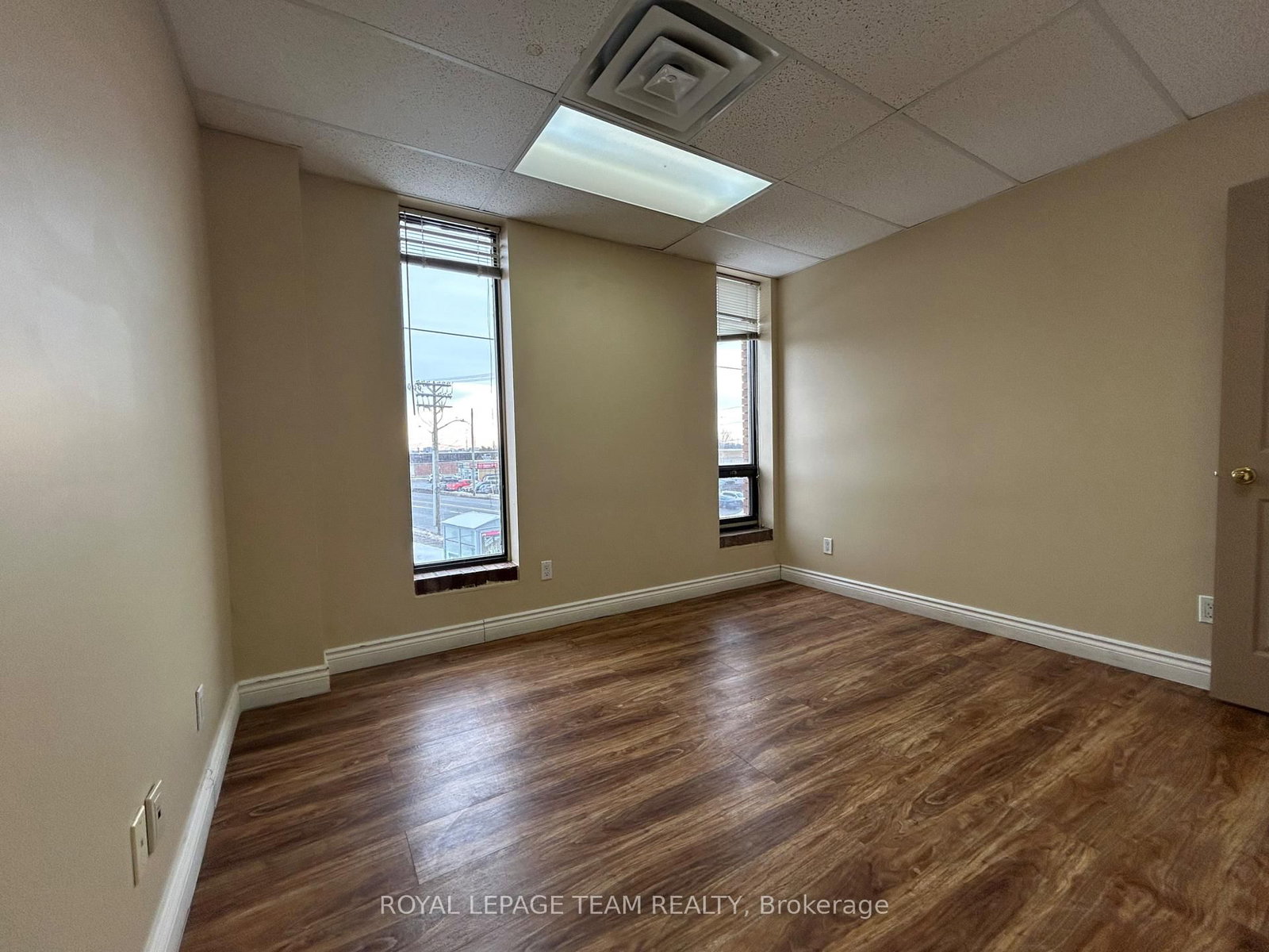 1695 Bank Street, Unit 201 - Photo 29