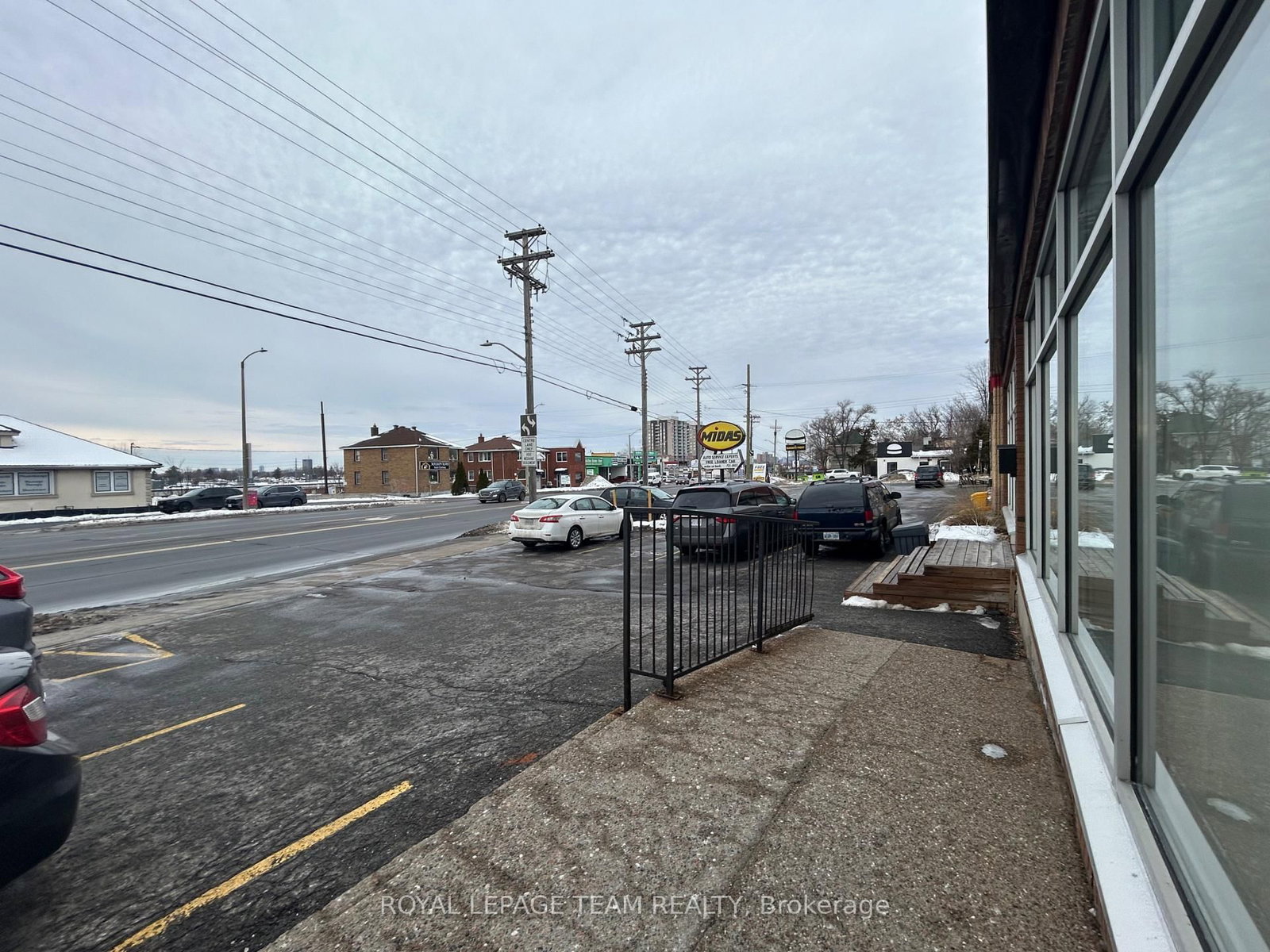 1695 Bank Street, Unit 201 - Photo 9