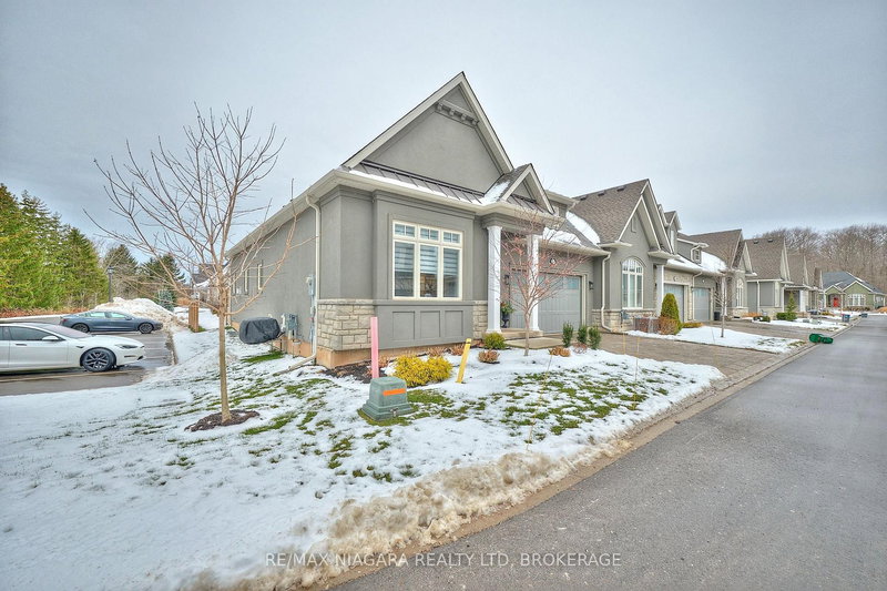 23 Sassafras Row, Fort Erie, L0S 1N0 | Image 2