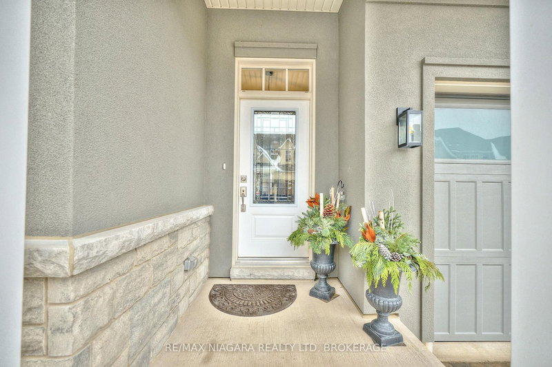 23 Sassafras Row, Fort Erie, L0S 1N0 | Image 3